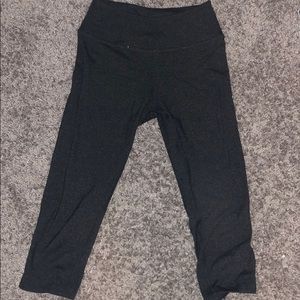 Beyond Yoga charcoal cropped leggings